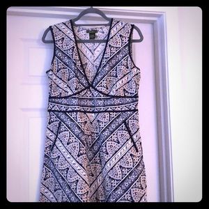 Eddie Bauer Navy and White Printed V‑Neck Sleeveless Dress